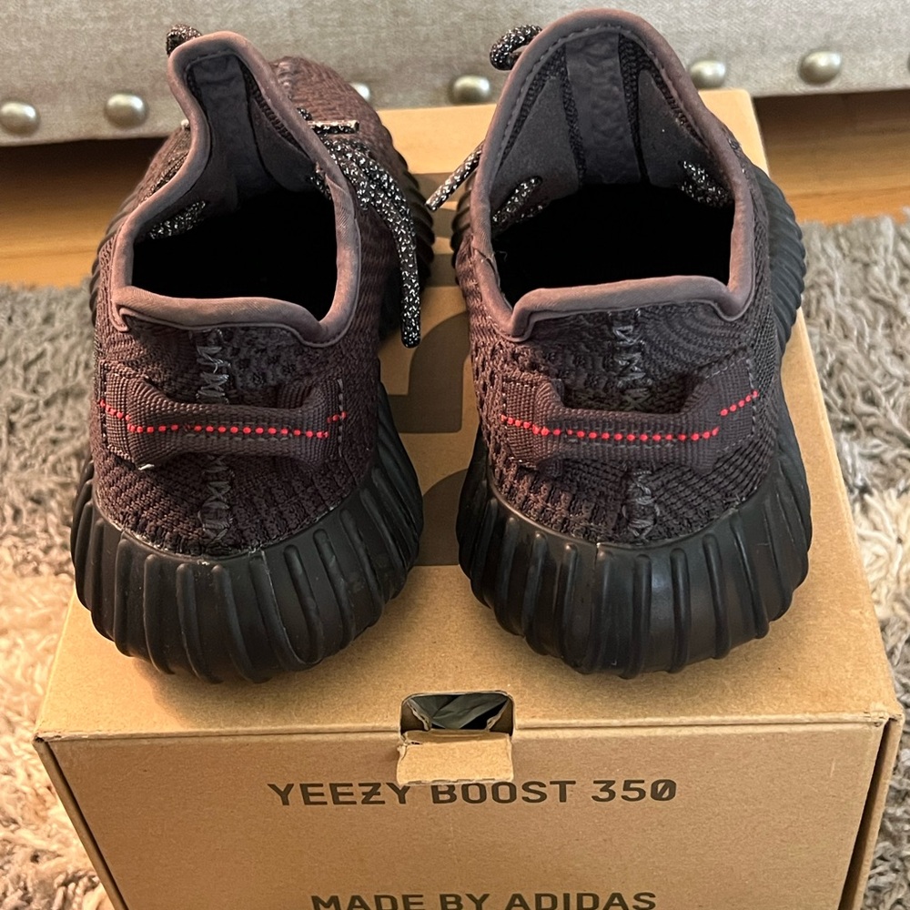 Black Yeezy boost 350 - Picture 3 of 5